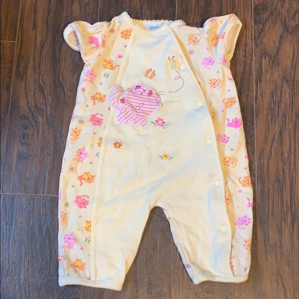 Babygirl bodysuit💛